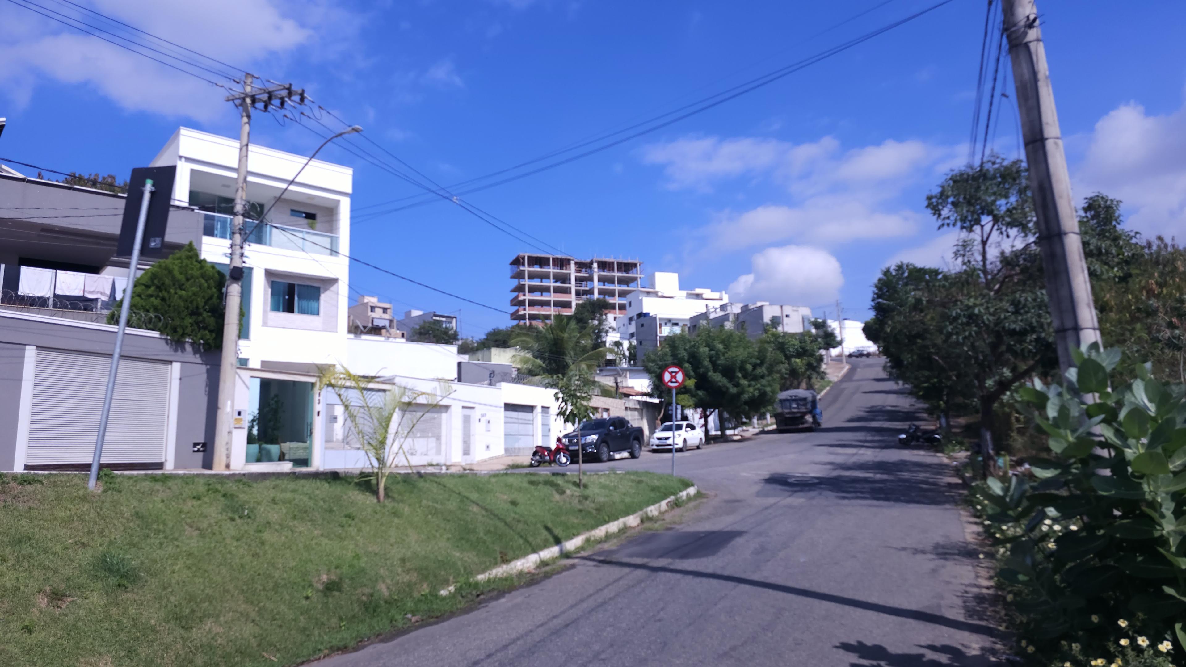Estrutura do Residencial Alfa vista da ladeira do Alto Esplanada